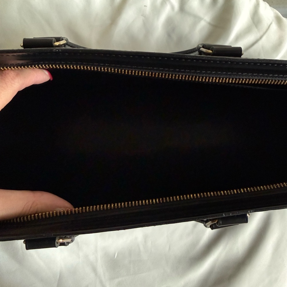 louis vuitton epi sac triangle. - Picture 9 of 13